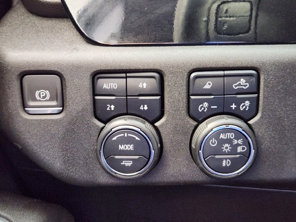 Used 2024 Chevrolet Silverado 3500 LTZ w/ LTZ Plus Package AWD/4WD image 27