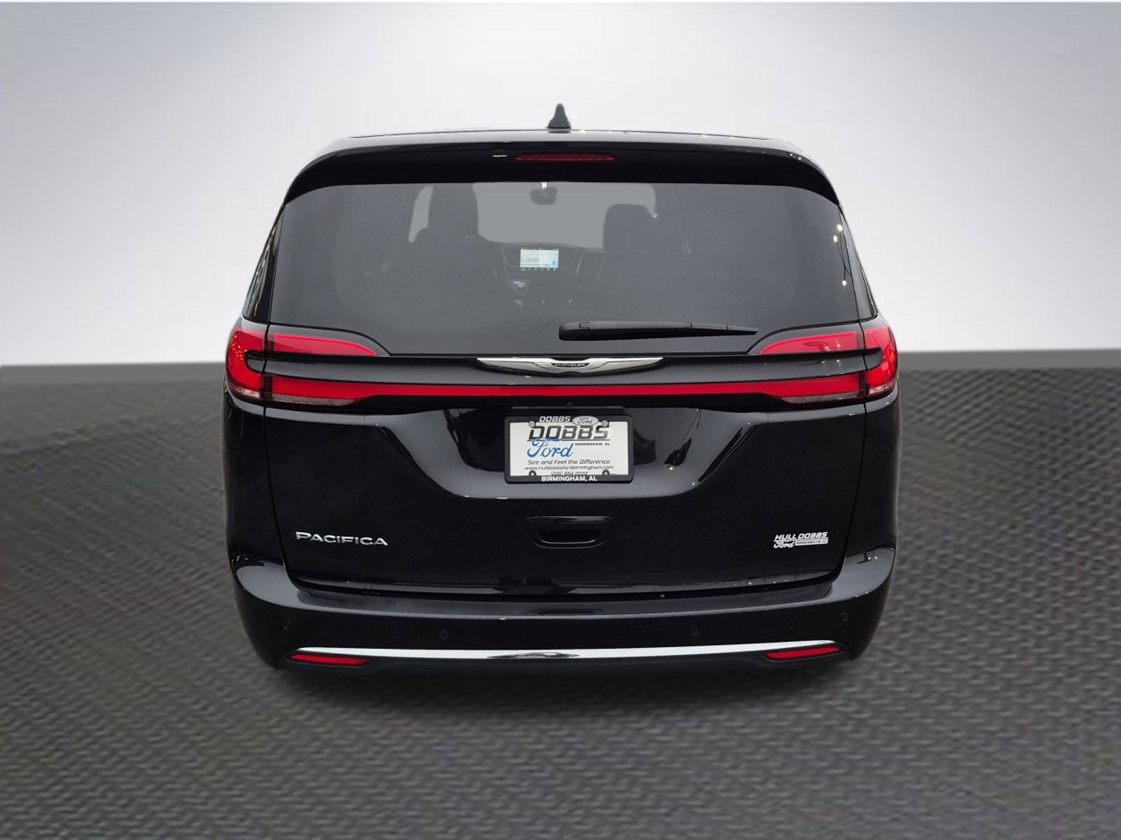 Used 2025 Chrysler Pacifica Select image 6