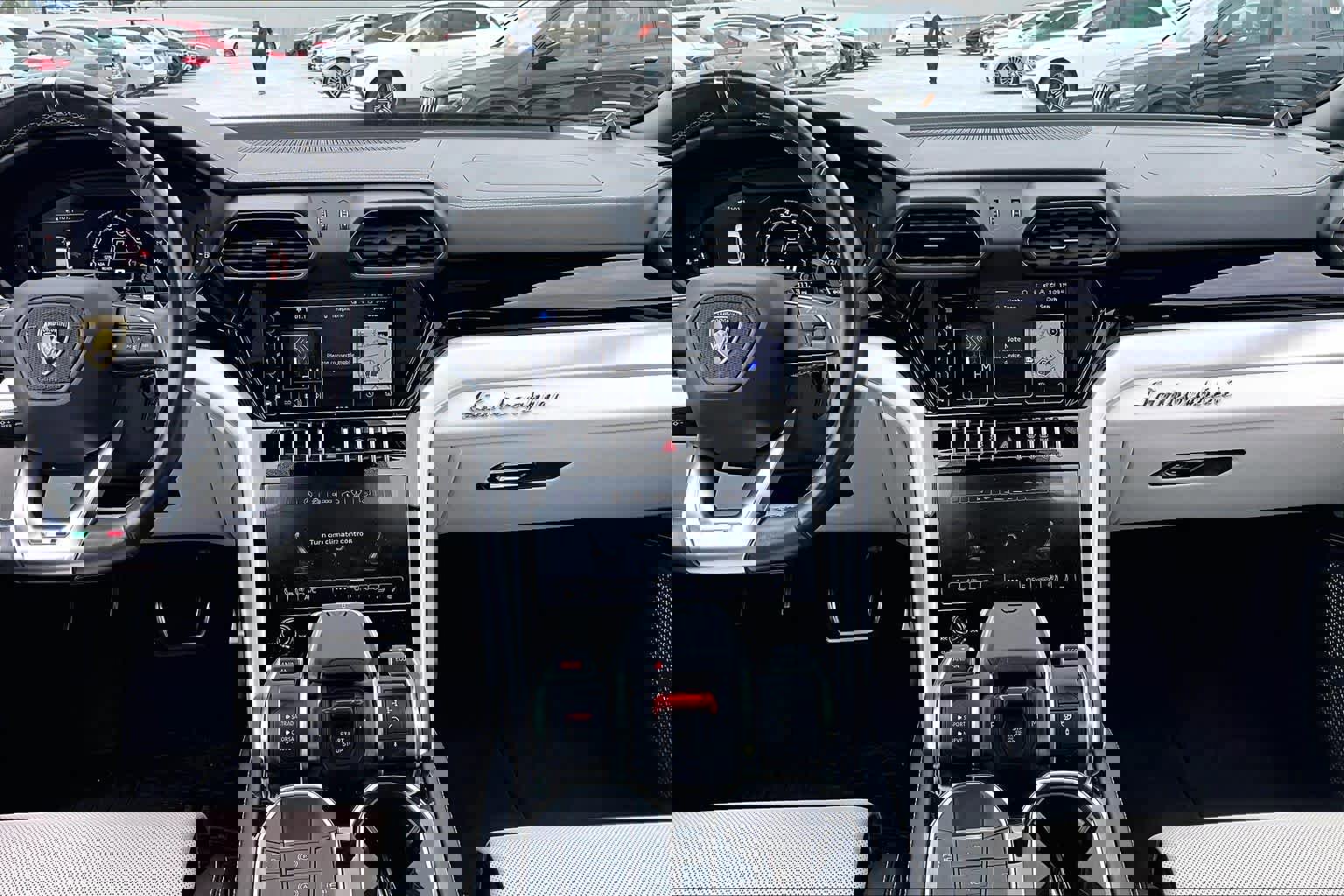 Used 2022 Lamborghini Urus image 7