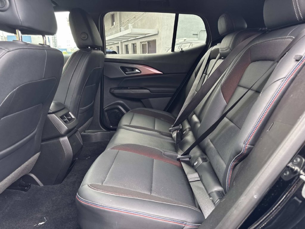 Used 2024 Chevrolet Equinox EV RS FWD image 15