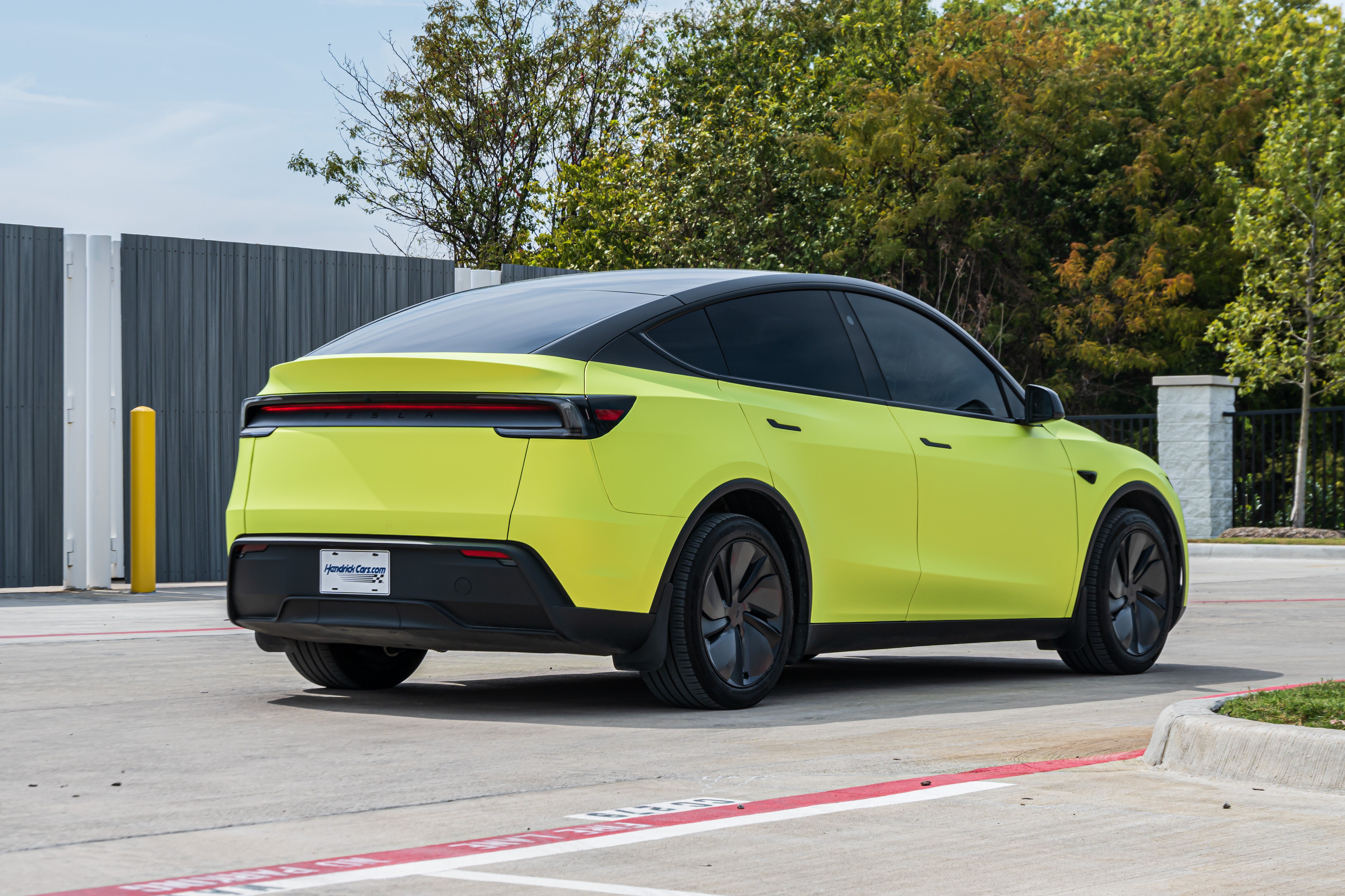 Used 2026 Tesla Model Y Long Range RWD image 8