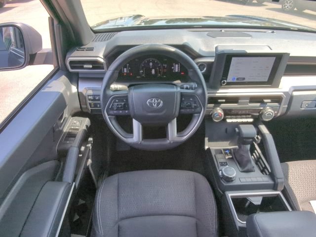 Used 2025 Toyota 4Runner SR5 AWD/4WD image 8