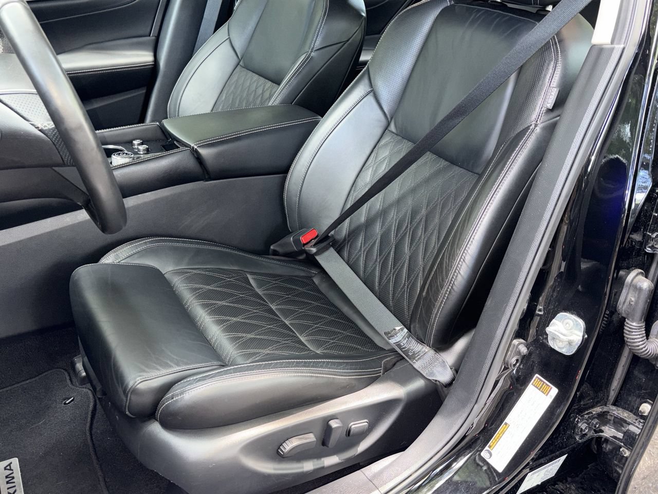 Used 2023 Nissan Maxima Platinum w/ Sport Mat Group FWD image 26