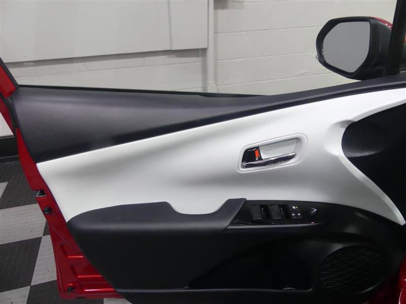 Used 2021 Toyota Prius Prime XLE image 17