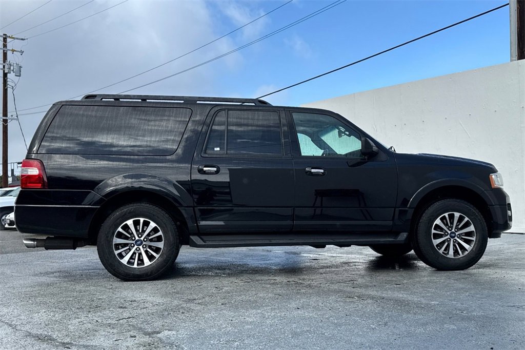 Used 2017 Ford Expedition EL XLT image 3