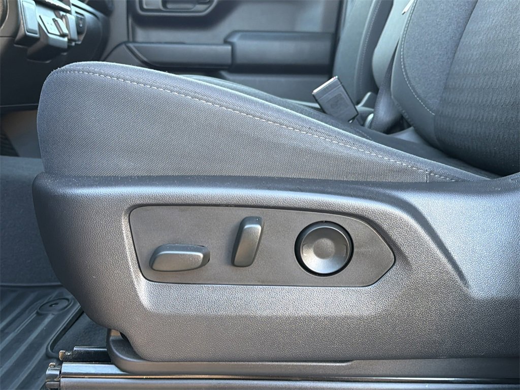Used 2023 Chevrolet Silverado 1500 Custom image 22