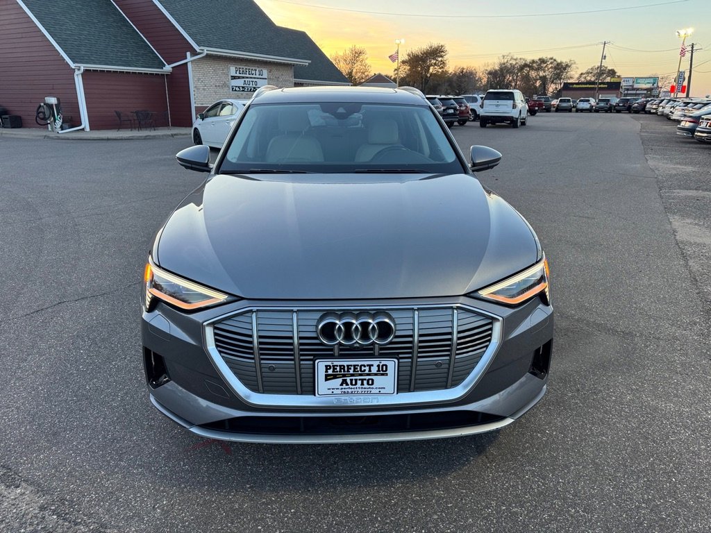 Used 2019 Audi e-tron Premium Plus image 12
