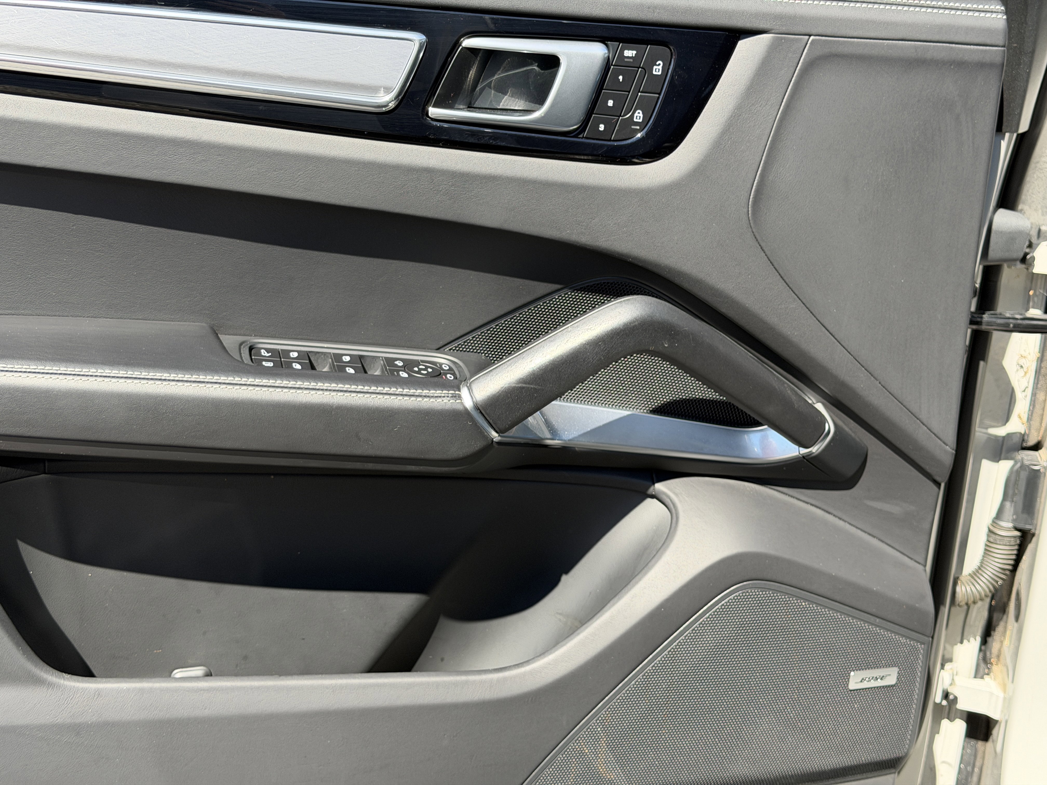 Certified 2022 Porsche Cayenne Turbo S image 23