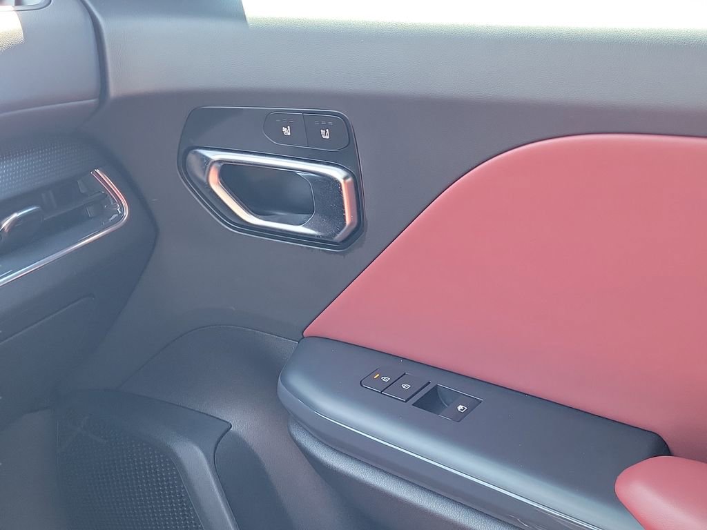 Used 2025 Kia K4 GT-Line w/ GT-Line Premium Package image 16