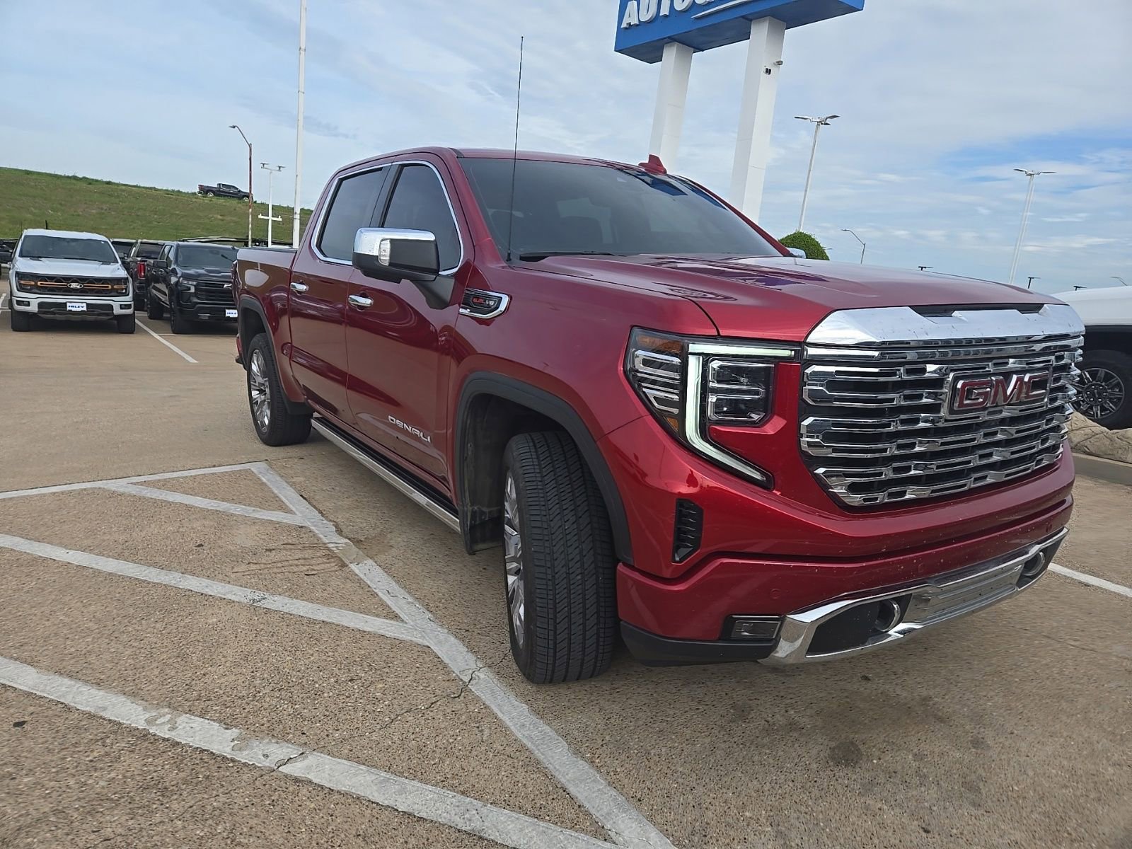 Certified 2023 GMC Sierra 1500 Denali w/ Denali Reserve Package AWD/4WD image 2
