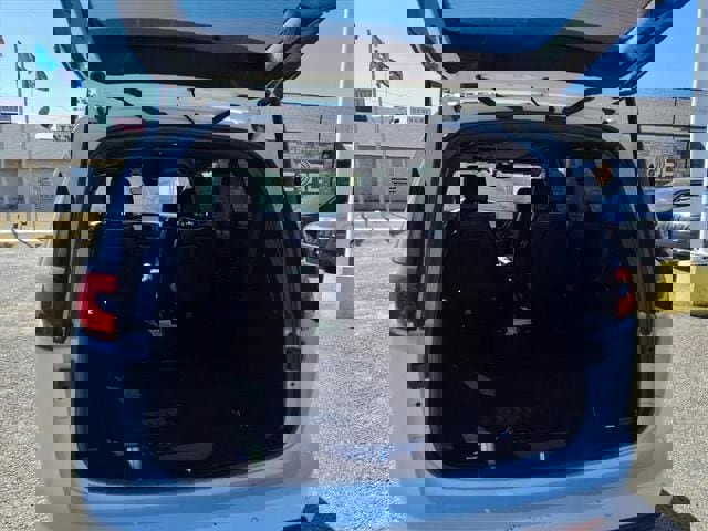 Used 2025 Chrysler Pacifica Limited image 17