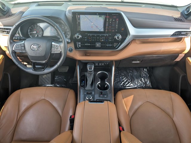Used 2021 Toyota Highlander Platinum image 19