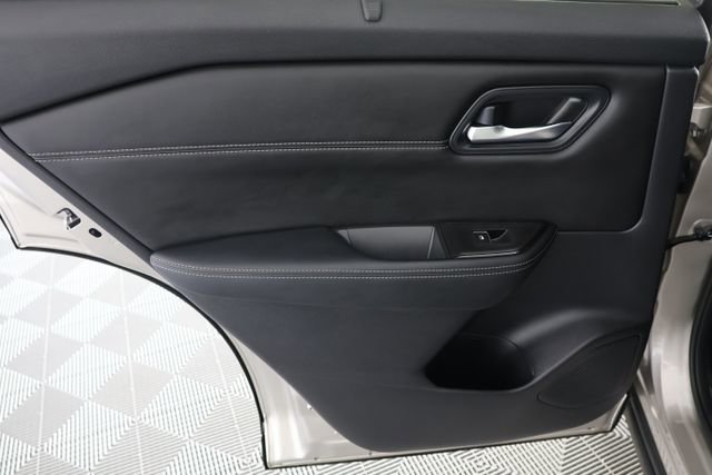 Used 2025 Nissan Rogue SL w/ SL Premium Package image 27