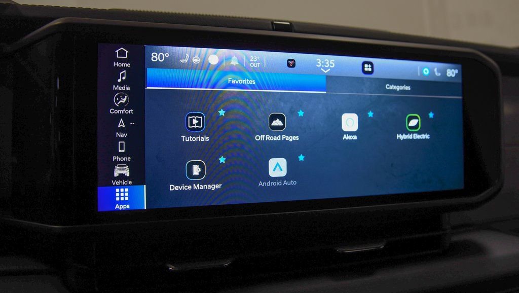 Used 2024 Jeep Wrangler Unlimited Sahara w/ Technology Group image 7