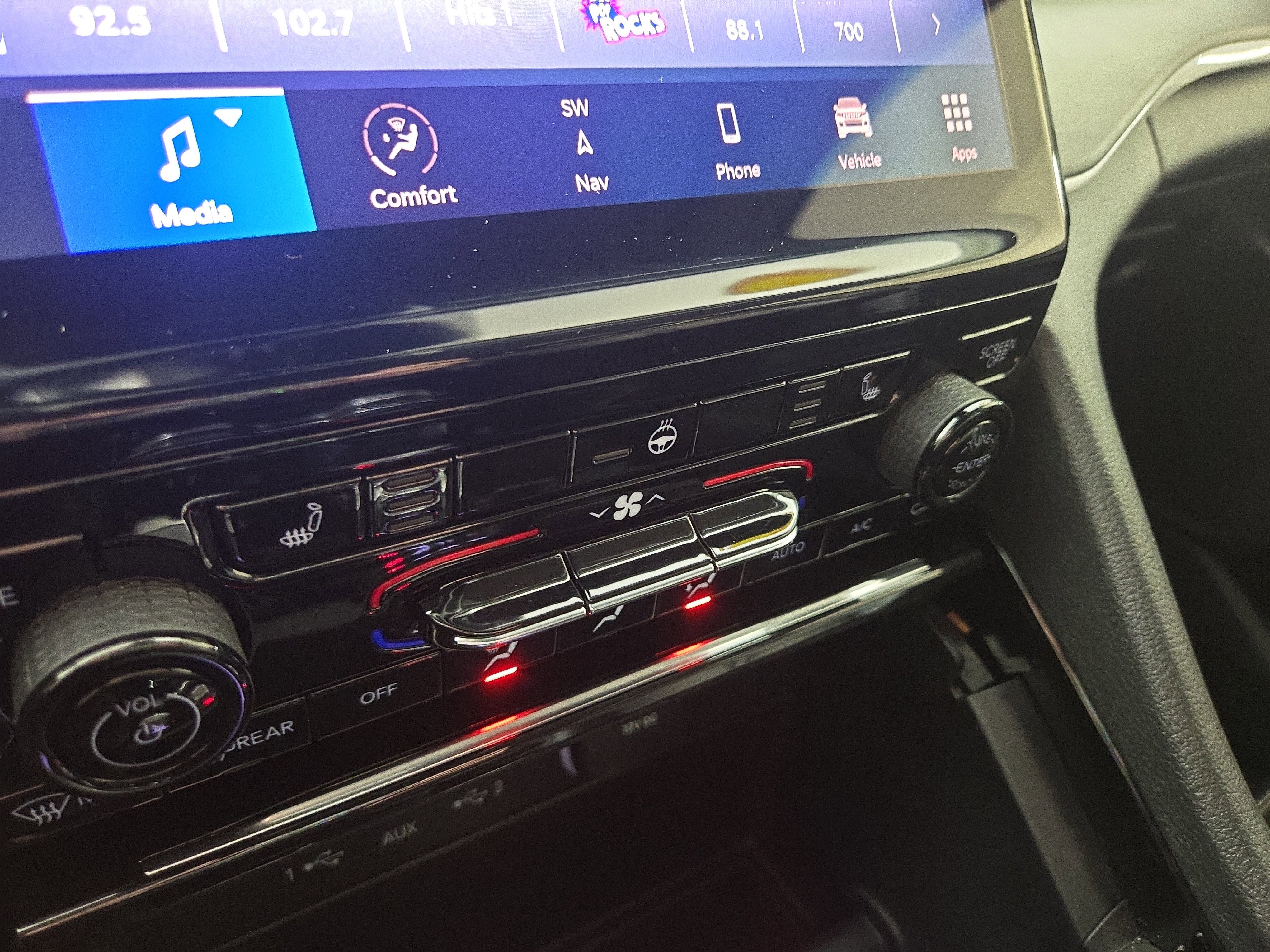 Used 2023 Jeep Grand Cherokee L Limited image 28