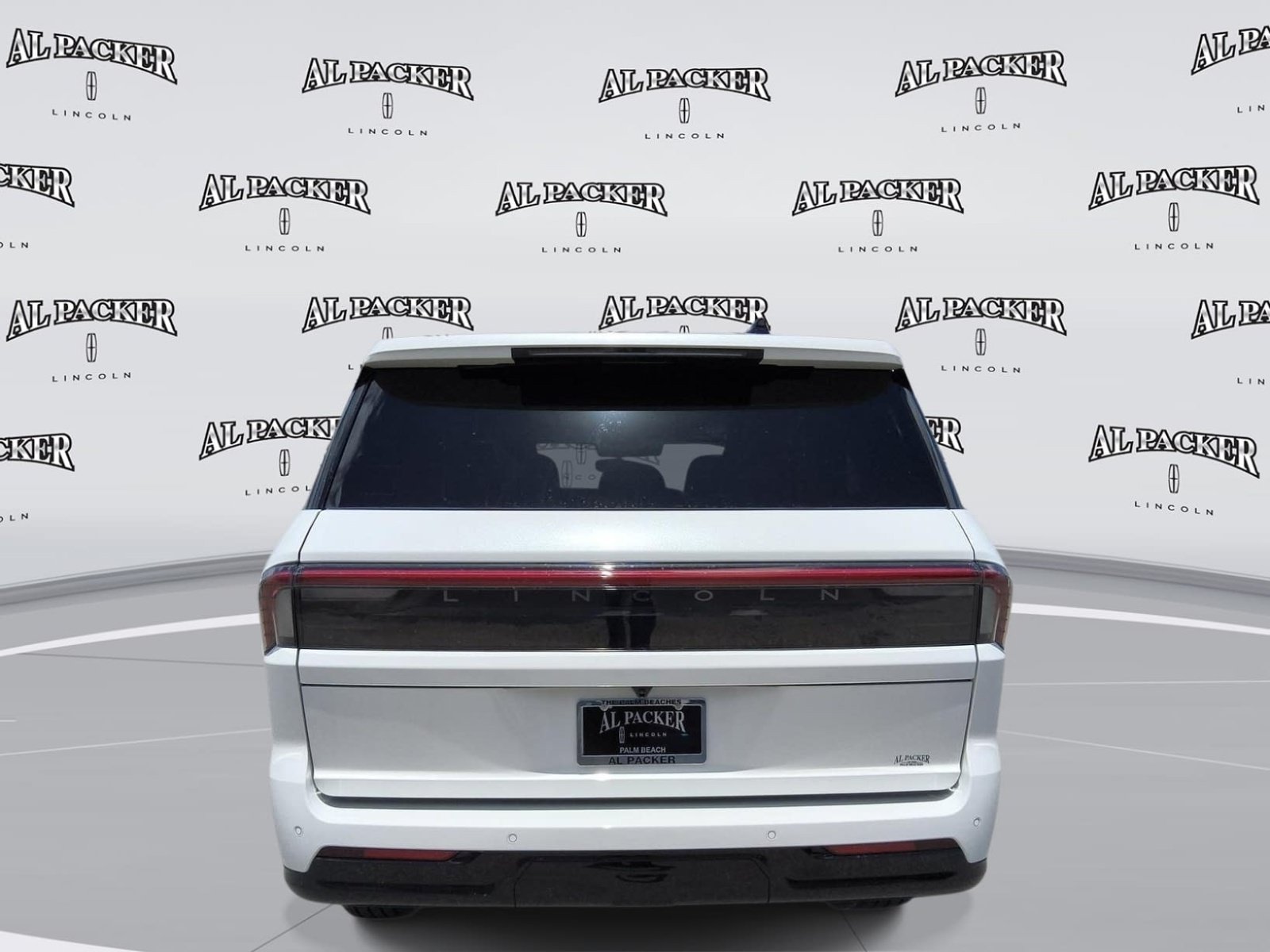 New 2027 Lincoln Navigator Reserve AWD/4WD image 4