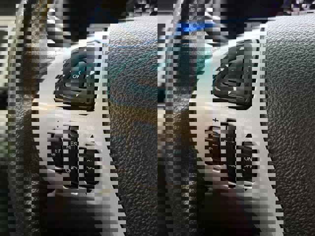 Used 2013 Ford Explorer XLT image 32