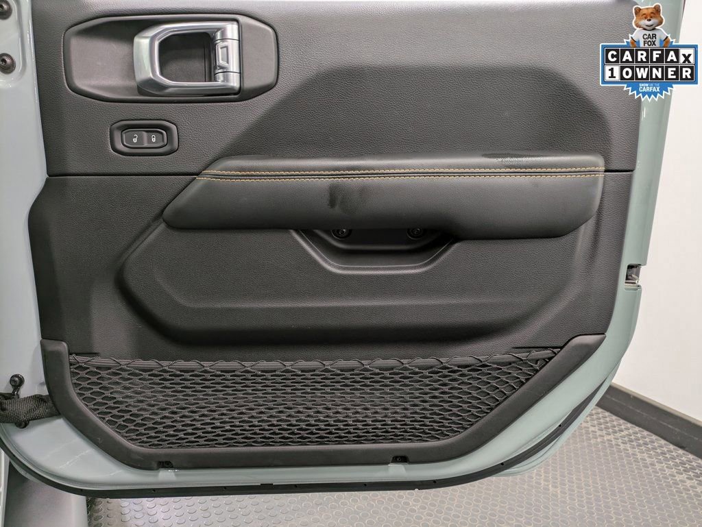 Used 2024 Jeep Wrangler Sahara image 28