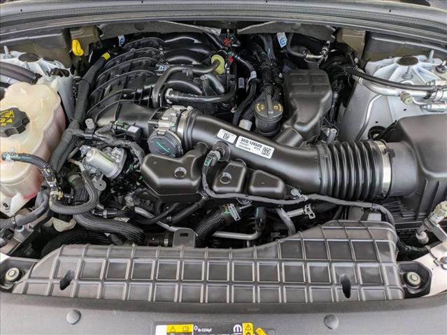 Used 2023 Jeep Grand Cherokee Limited w/ Black Appearance Package image 23