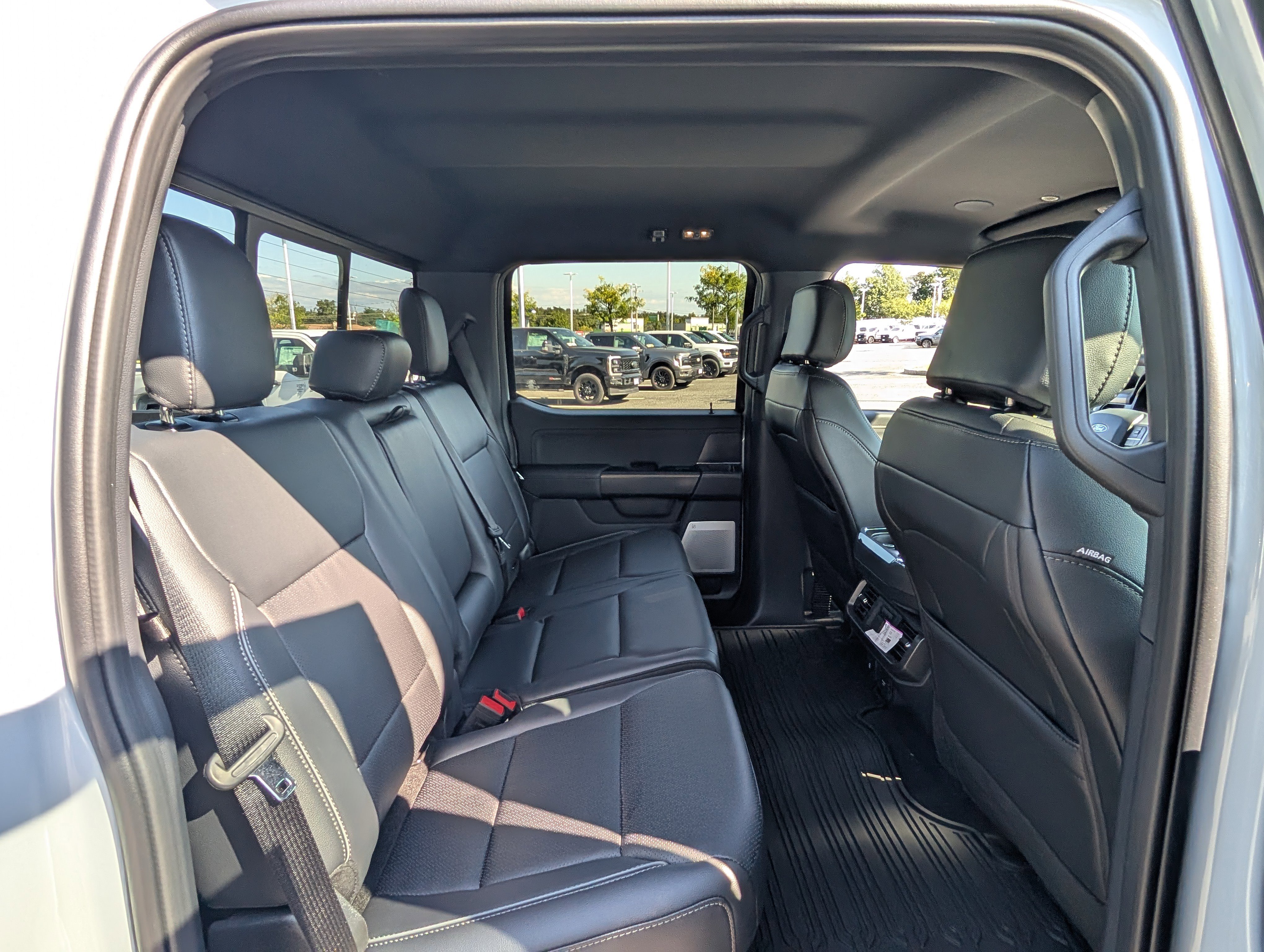 New 2025 Ford F150 Lariat w/ Equipment Group 502A High image 8