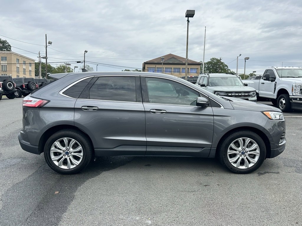 Used 2022 Ford Edge Titanium image 9