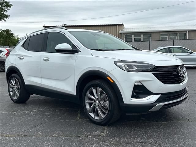 Certified 2022 Buick Encore GX Essence w/ Experience Buick Package FWD image 2