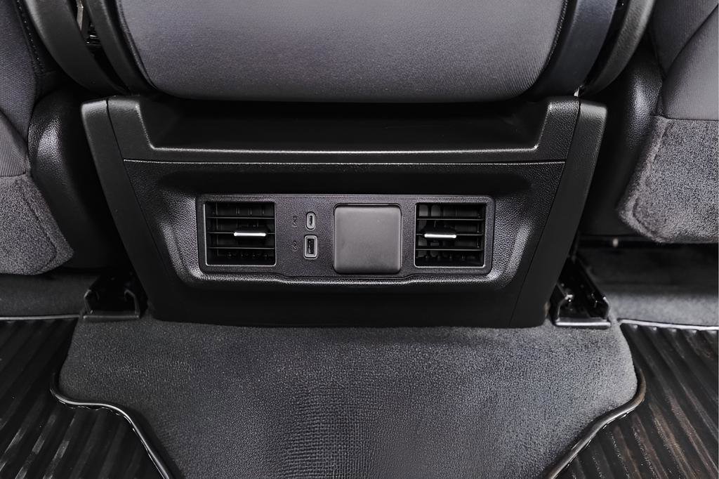 Used 2025 Chevrolet Silverado 2500 LT w/ Convenience Package image 29