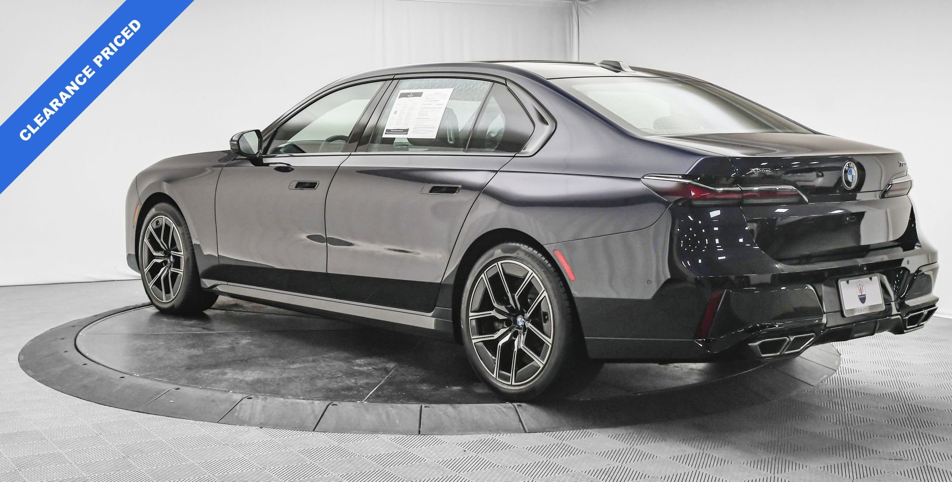 Used 2024 BMW 760i xDrive w/ Premium Package 2 image 5