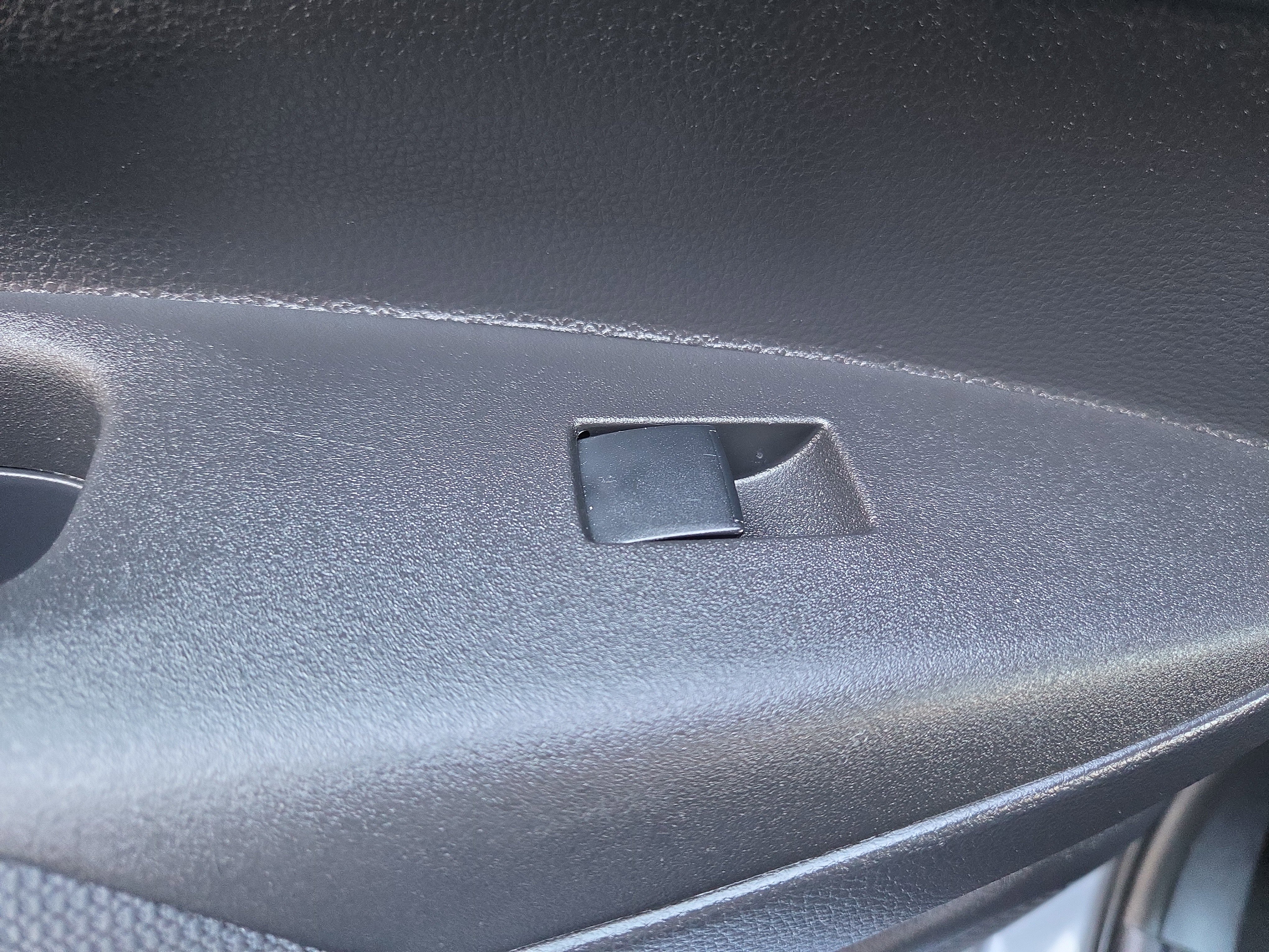 Used 2022 Toyota Corolla LE image 32