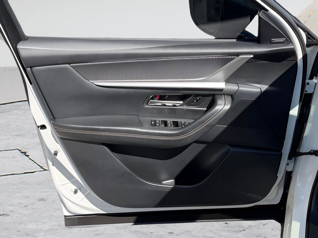 Used 2025 MAZDA CX-70 Plug-In Hybrid w/ Premium Pkg image 16