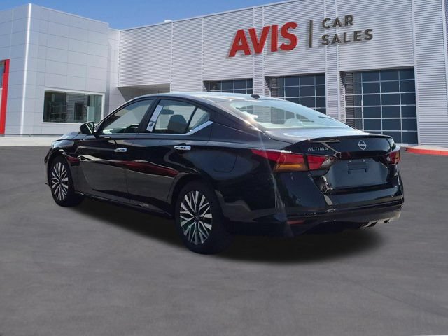 Used 2025 Nissan Altima 2.5 SV FWD image 9