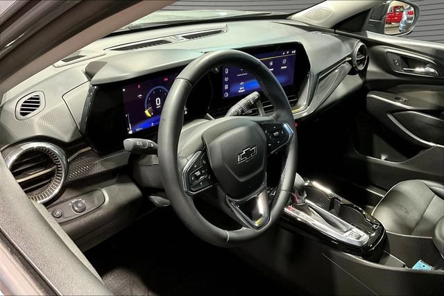 Used 2025 Chevrolet Trax ACTIV w/ Sunroof Package FWD image 16