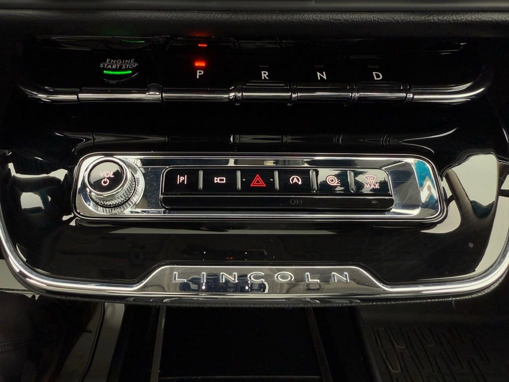 Used 2024 Lincoln Corsair AWD w/ Equipment Group 101A image 24