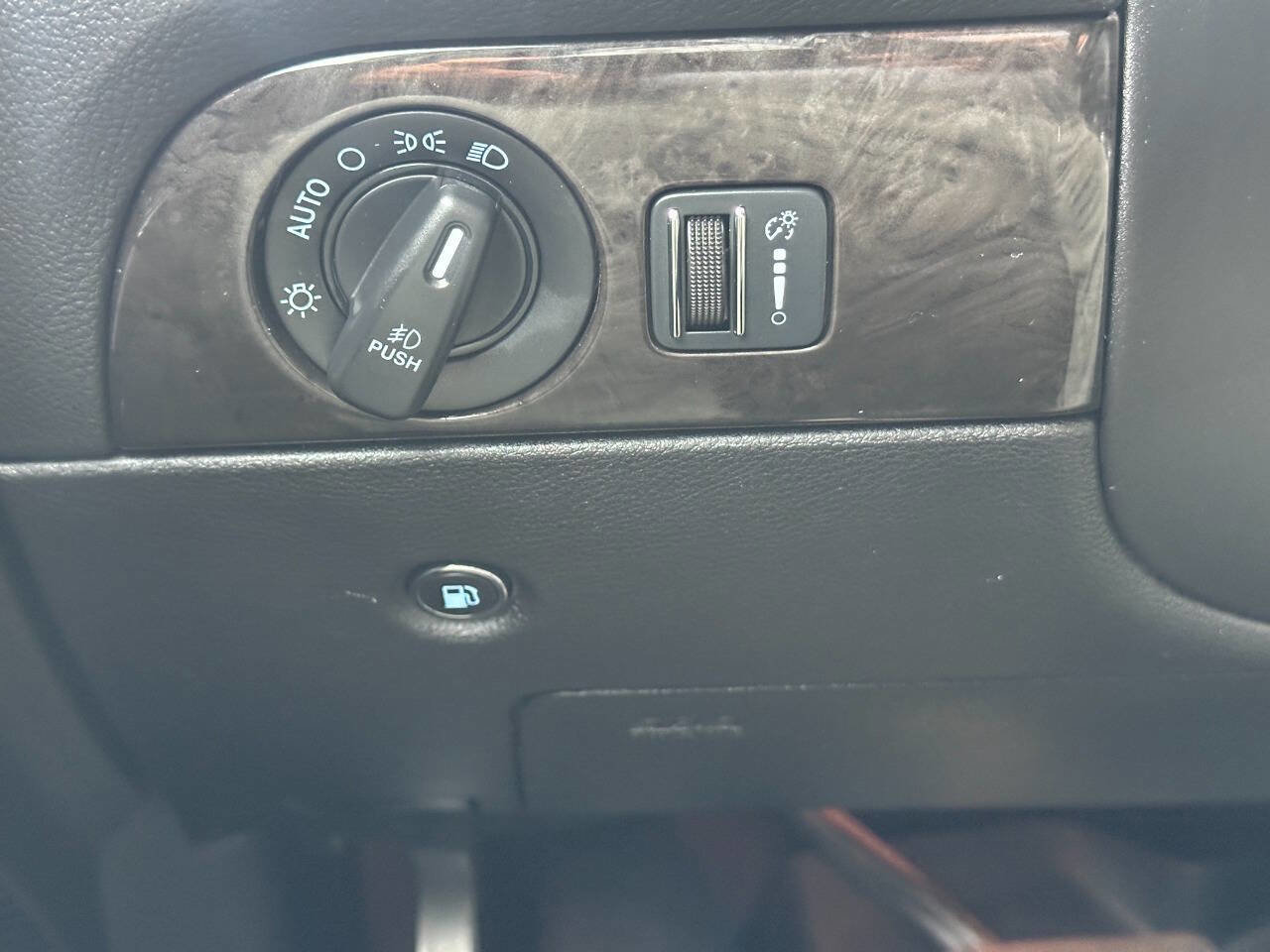 Used 2016 Dodge Durango Limited w/ Nav & Power Liftgate Group image 43