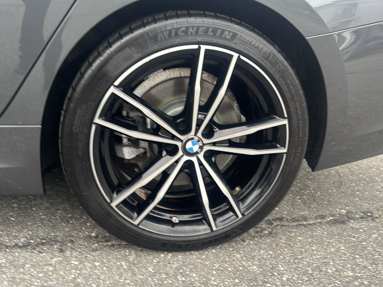 Used 2019 BMW 330i xDrive Sedan w/ M Sport Package AWD/4WD image 16