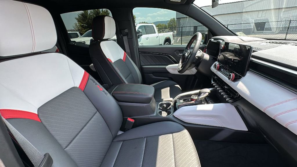 Used 2024 GMC Canyon AT4X image 15