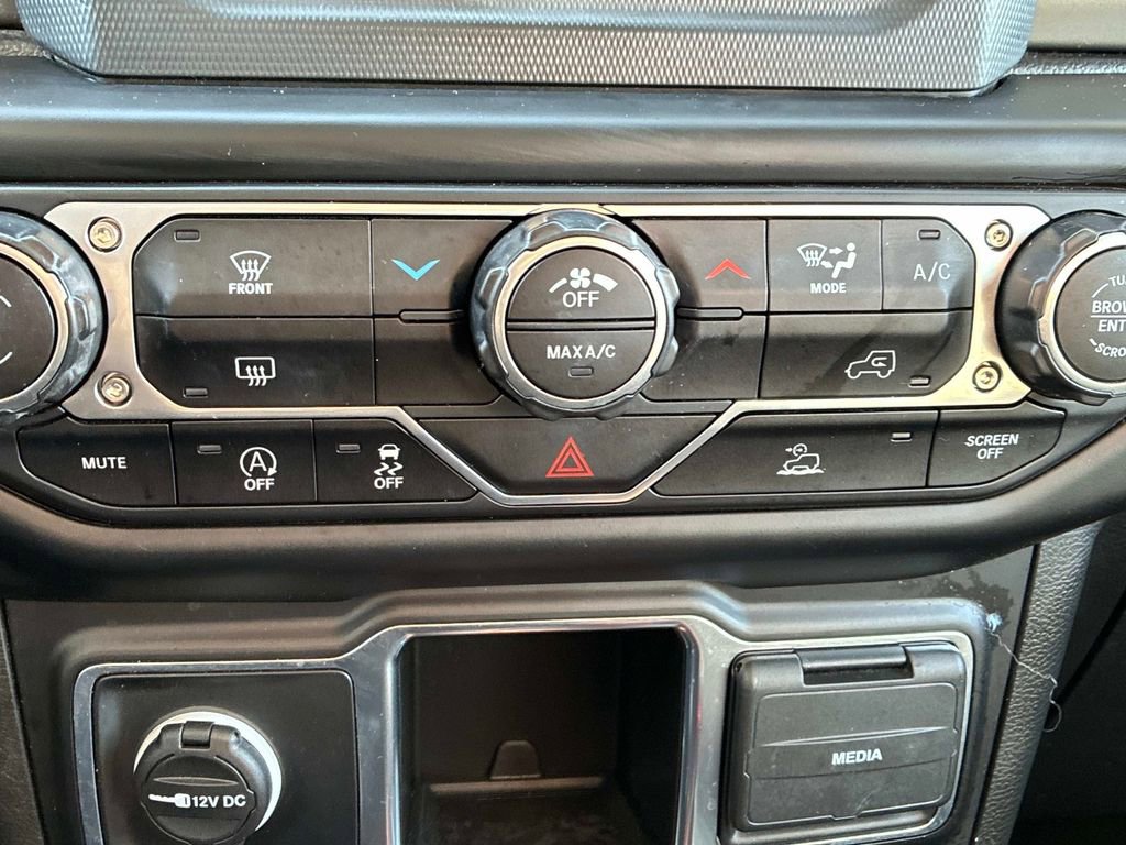 Used 2022 Jeep Wrangler Unlimited Sport image 29