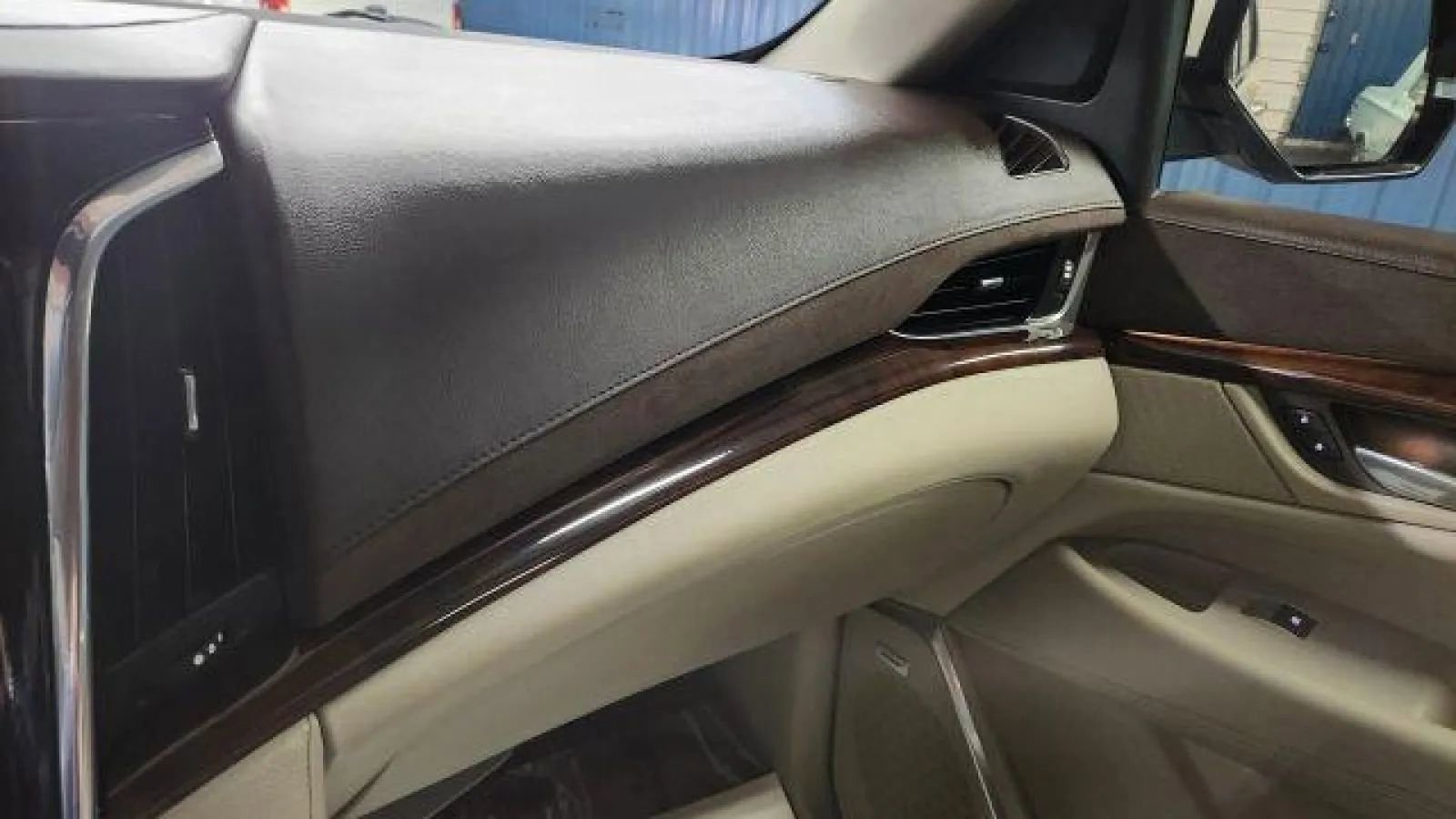 Used 2015 Cadillac Escalade Premium image 49