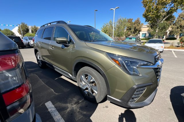 Used 2025 Subaru Ascent Premium AWD/4WD image 3