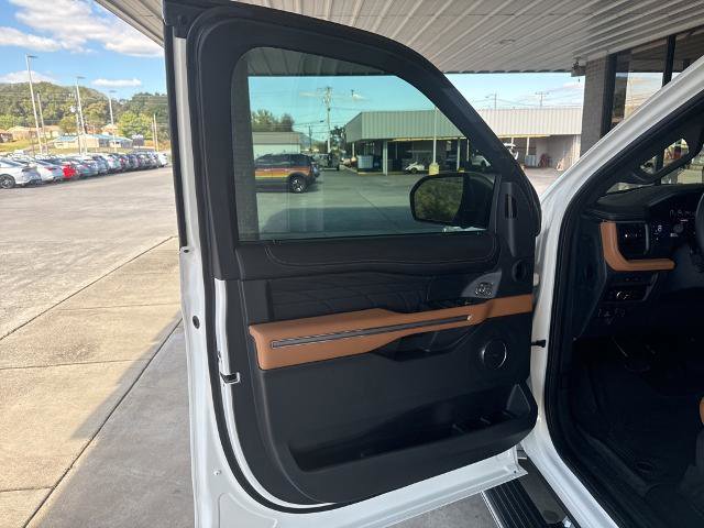 Certified 2024 Ford Expedition Platinum image 16