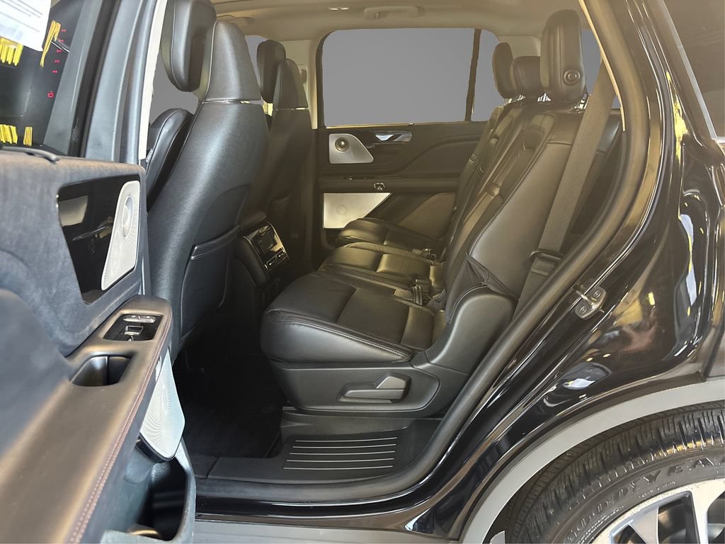 Used 2020 Lincoln Aviator Reserve w/ Equipment Group 202A AWD/4WD image 12