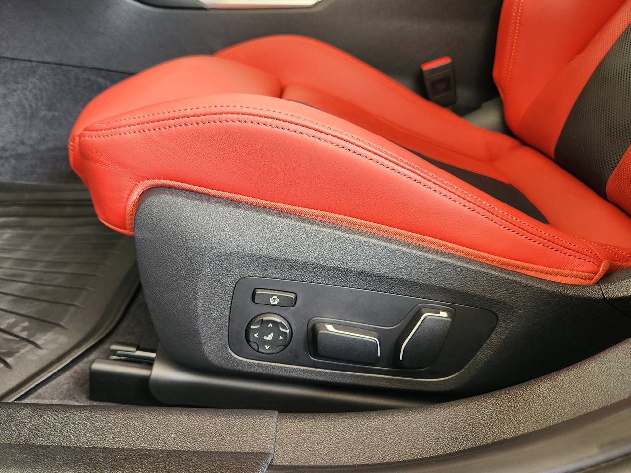 Used 2026 BMW M3 Competition RWD image 23