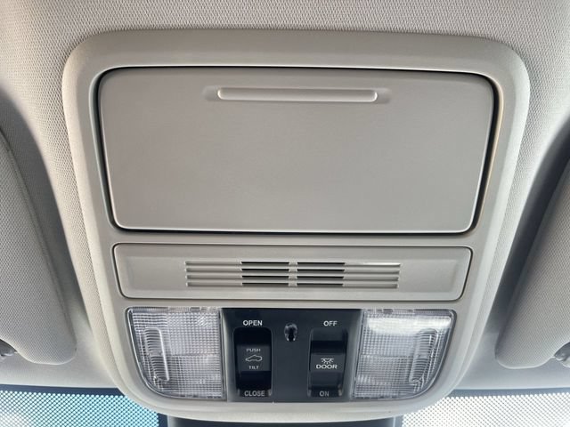 Used 2025 Honda Odyssey EX-L image 18
