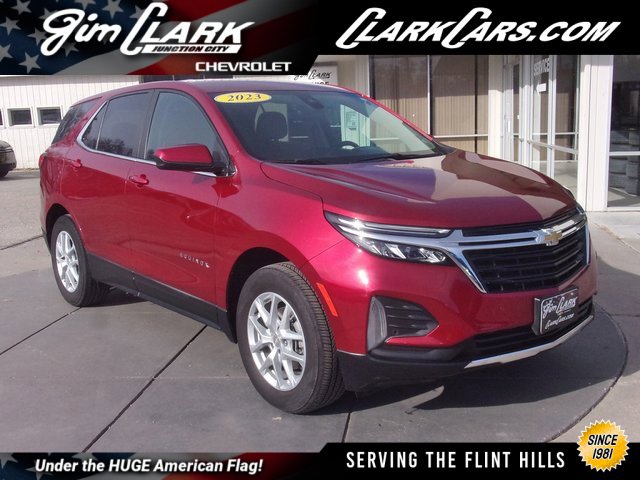 Used 2023 Chevrolet Equinox LT image 1