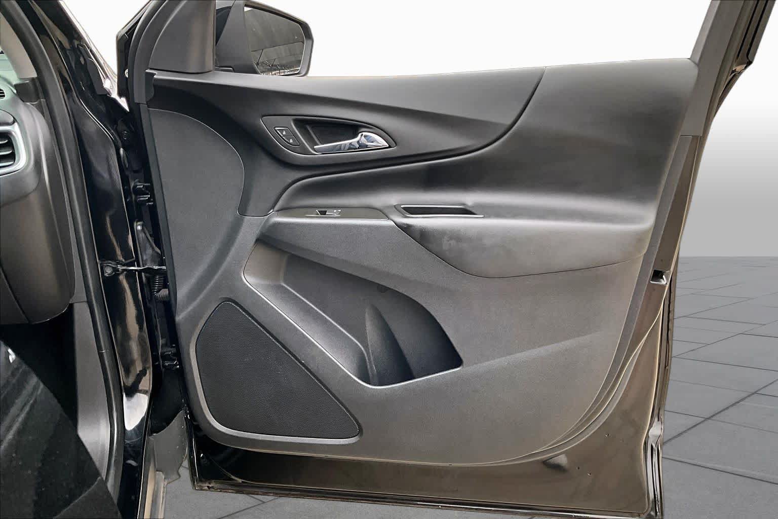 Used 2023 Chevrolet Equinox LT FWD image 25