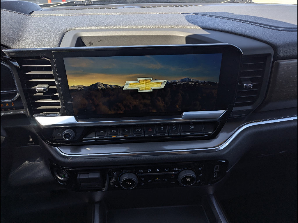 Used 2024 Chevrolet Silverado 1500 High Country w/ Technology Package AWD/4WD image 31