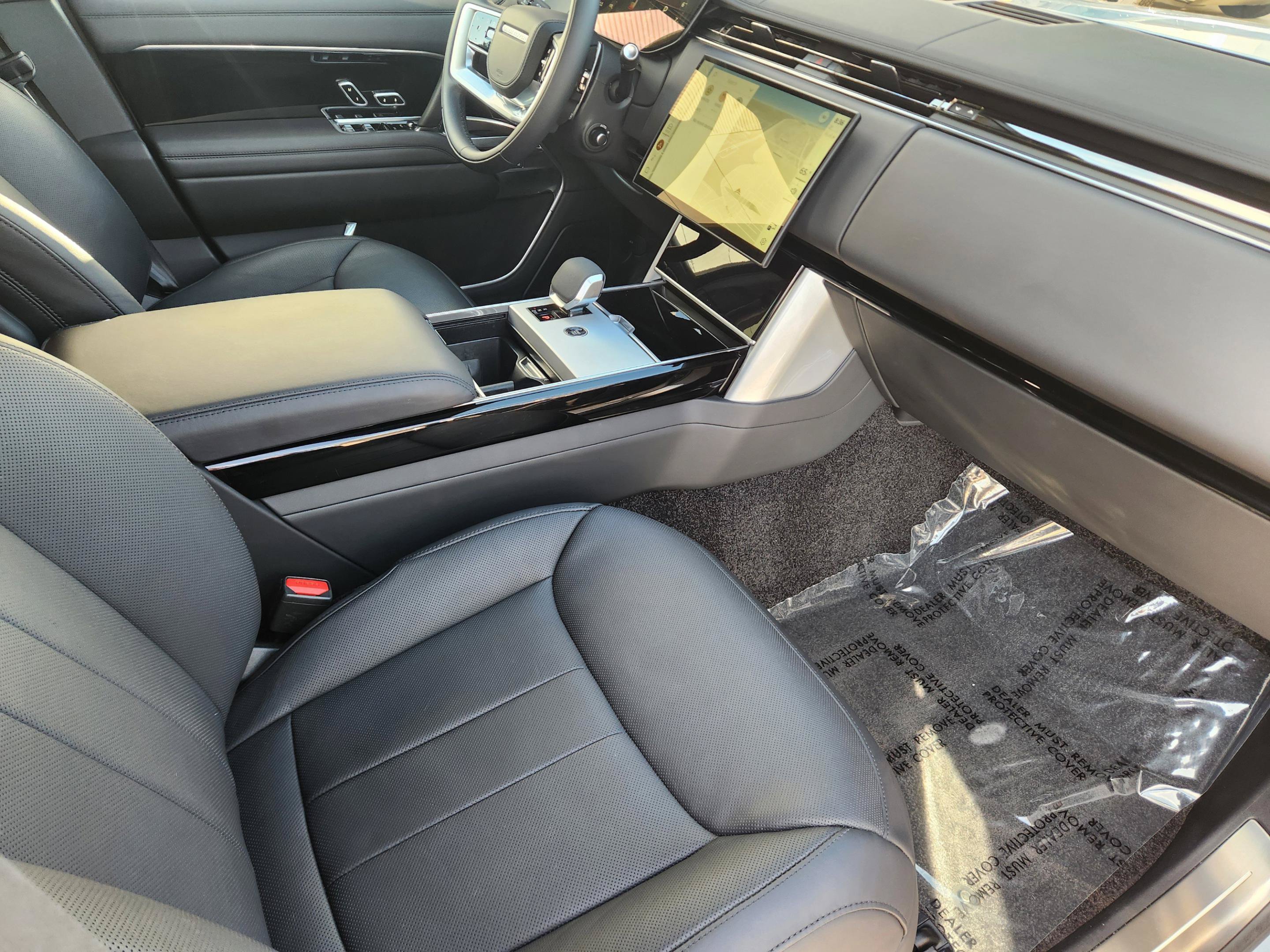 Used 2025 Land Rover Range Rover SE AWD/4WD image 11