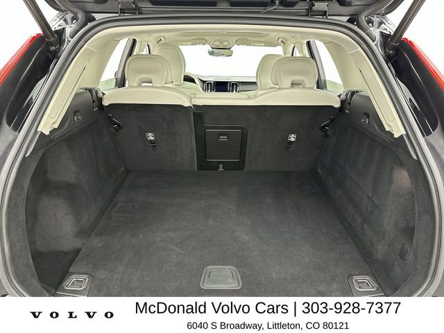 Certified 2022 Volvo XC60 B5 Momentum AWD/4WD image 24