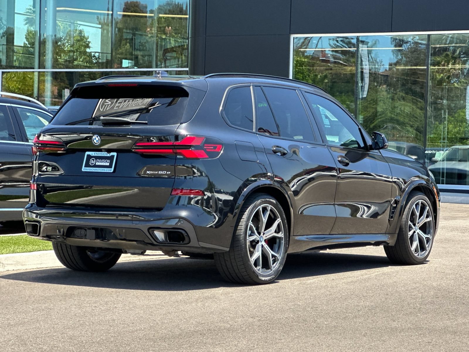 Used 2024 BMW X5 xDrive50e w/ Executive Package AWD/4WD image 3