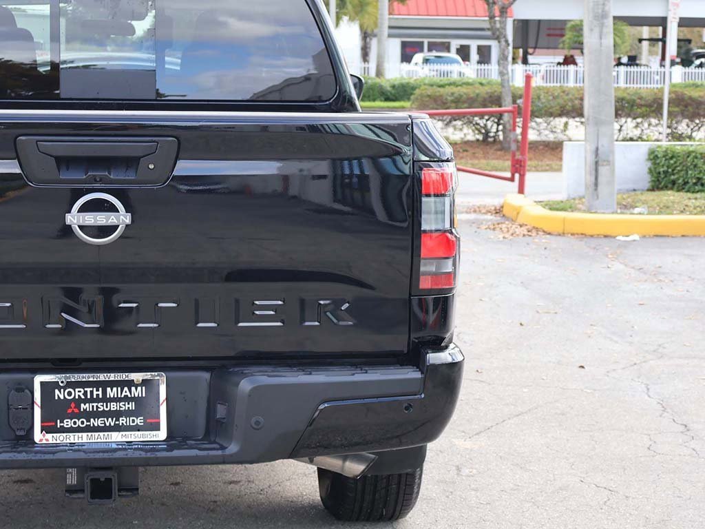 Used 2025 Nissan Frontier SV w/ SV Convenience Package image 17